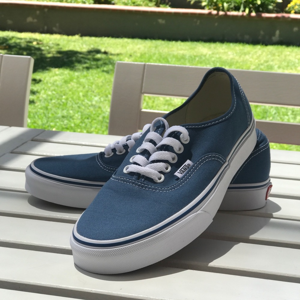 VANS Classics — Navy — Size 8.0 Women — Brand New